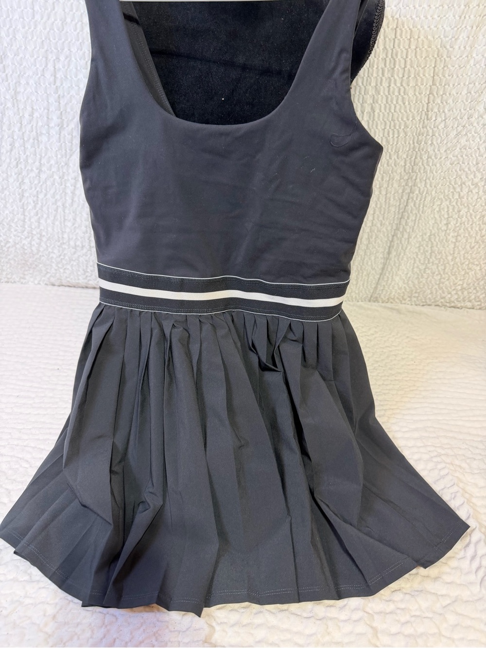 All in motion m women’s  Sleeveless Pleated Dress with Stripe Waistband